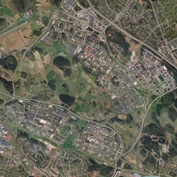 Akalla år 1000 Flygfoto över Järvafältet med ritad vattenyta som låg 5 meter högre än idag.