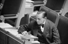 Riksdagens utrikesdebatt. Jarl Hjalmarson, partiledare för Högerpartiet ( år 1950-1961)