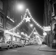 Regeringsgatan. Julbelysning och dekoration. Kvarter Sankt Per (t.v.) och Jakob Större (t.h.)