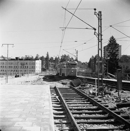 Västertorp. Linje 14 på väg in i vändslingan.