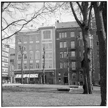 Artillerigatan 32 från Hedvig Eleonora kyrkogård