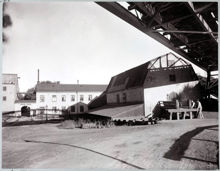 Danviks hospital. Fr. v. Allmänna ingången vid sjukhus och ekonomibyggnad. T.h. Kvarnhuset