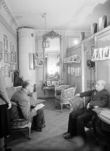 Lennart af Petersens intervjuar fotograf Julius Grape