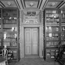 Grev Turegatan 12. Restaurant Tattersall. Byggnadsdetaljer i biblioteket