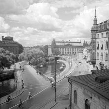 Munkbron norrut vid Riddarholmskanalen. Riddarhuset i fonden