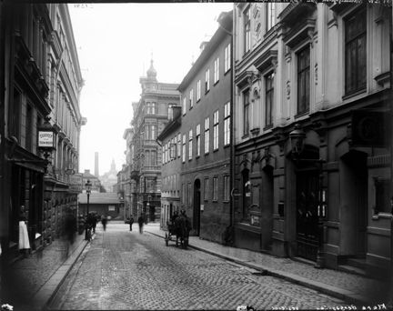 Klarabergsgatan västerut från Klara Västra Kyrkogata