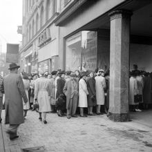 Realisation hos Holmbloms kappor, Hamngatan 1B