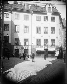 Brända tomten mot norr och Köpmangatan. Kindstugatan 2