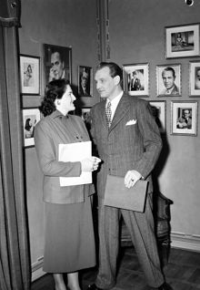 Operasångerskan Birgit Nilsson och operasångaren Bernhard Sönnerstedt repeterar på Stockholms Konserthus.