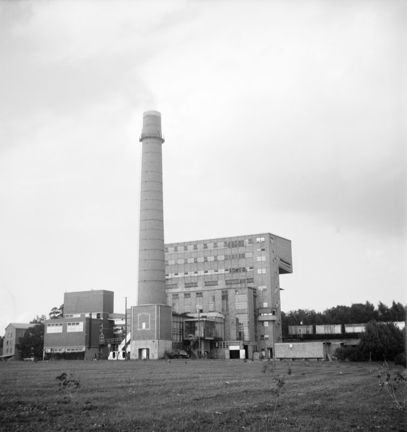 Lövsta sopförbränningsanläggning, byggnad med skorsten