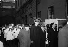 Överståthållare Johan Hagander går med i tomtetåg till Stortorget
