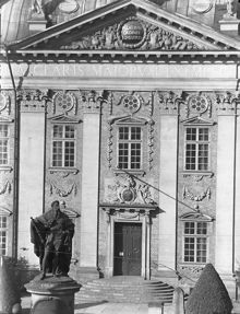 Riddarhuset. Portalen och detaljer av fasaden