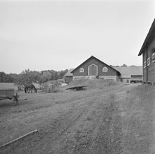 Ladugård och lada vid Riddersvik, Hässelby