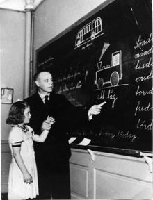 Manilla: Flicka undervisas