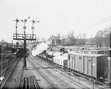Liljeholmen. Stationsområdet med godsvagnar