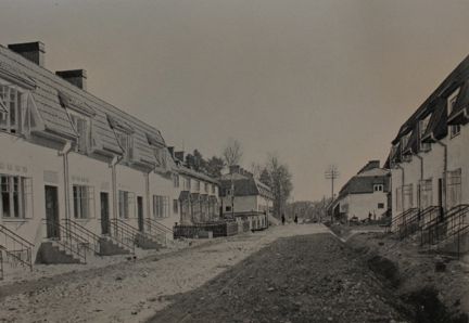 Svartvitt fotografi på radhus i Gamla Enskede
