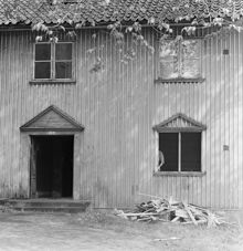 Skånegatan 14. Nödbostäder uppförda 1917 inför rivning. Nuvarande Rosenlundsparken