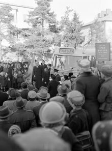 Invigning av sparbanksbussar på Stora Essingen