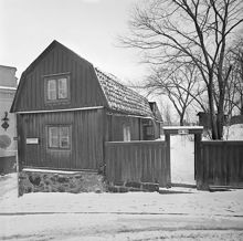 Ludvigsbergsgatan 16 med Duvogränd t.v. Nuv. kv. Ludvigsberg