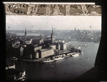 Riddarholmen sedd från Stadshustornet. Strömbadet närmast t.v.