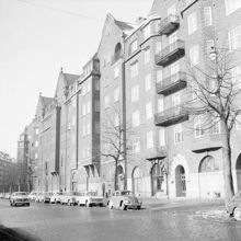 Karlavägen mot Östermalmsgatan från nr 5