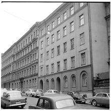 Grev Turegatan, nr 74 i mitten