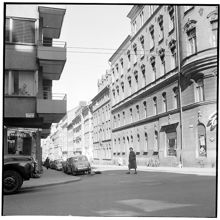 Jungfrugatan norrut från nr 16 i hörnet av Linnégatan