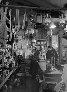 Mäster Samuelsgatan 40. Alma Björks Bosättningsmagasin. Här går numera Sveavägen norr om Sergels Torg