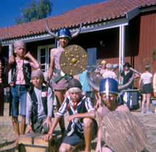 Barnens ö: Utklädda barn
