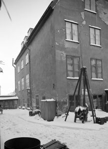 Mäster Samuelsgatan 40. Gårdssidan och gårdshuset norrut. Här går numera Sveavägen norr om Sergels Torg