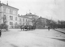 Svea Artilleriregementes kasern sedd från Valhallavägen