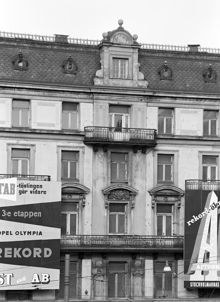 Hotell Anglais med reklam på fasaden mot Stureplan