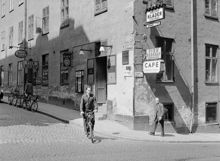 Korsningen Sankt Paulsgatan - Götgatan. Ölcafé på hörnet