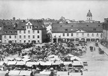 Vy mot norr över Hötorget med torghandel