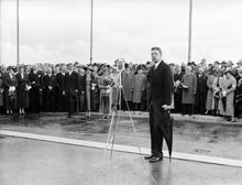 Tranebergsbron invigs av kronprins Gustaf Adolf