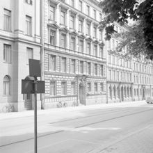 Sturegatan 58, 56, 54 och 52 söderut