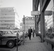 Tunnelbanenedgång stn Hötorget N Sveavägen/Tunnelgatan (nu Olof Palmes Gata)