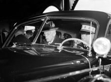 Kung Gustaf V åter i Stockholm, hemkommen från sin semester i Nice