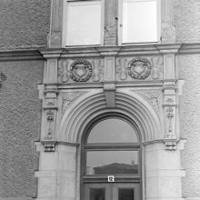 Banérgatan 12, del av portalutsmyckning