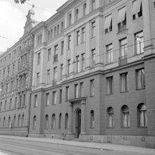 Sturegatan 58 och 60 i fonden.