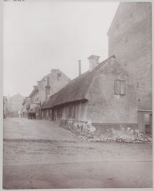 Norrtäljegatan söderut från Eriksbergsgatan. Till höger kv. Lerlafven