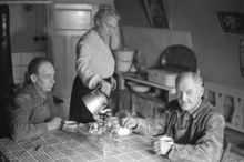 Rehnsgatan 20, 1 tr. Hos familjen John och Anna Svensson. (Ställningsbyggare John Svensson.)