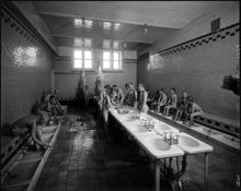 Tvättrum i Adolf Fredriks norra folkskola, Norrtullsgatan 18. Nuvarande Matteusskolan.