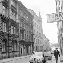 Skeppargatan 12 - 10  mot Strandvägen