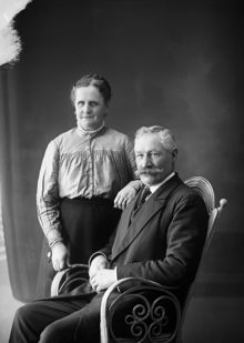 Grupporträtt med Carl Palmberg och hans hustru