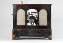 Radiointervju: Per Ludvig Lindgren berättar och sjunger om positivspelarnas visor på 1870- och 80-talet.