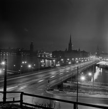 Centralbron sedd norrut.T.v. Riddarholmen. Kvällstid