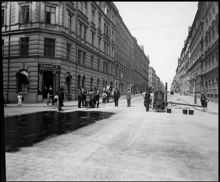Hörnet Västmannagatan-Rådmansgatan: gatuarbeten, läggning av asfalt (?)