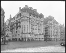 Strandvägen 7 A-C. Tvärgatan till vänster -  Artillerigatan