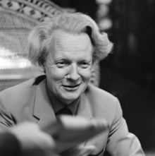 Porträtt av författaren Per Anders Fogelström, vid boksigneringen av ""Barn av sin stad""